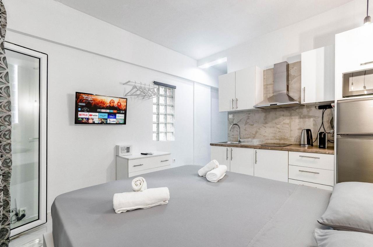 Lux Studio 11 With Yard In The Heart Of Athens 아파트 외부 사진
