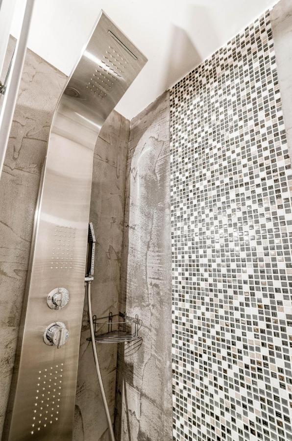 Lux Studio 11 With Yard In The Heart Of Athens 아파트 외부 사진